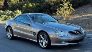 Владелица решила расстаться с кабриолетом Mercedes после 20 лет бережной эксплуатации