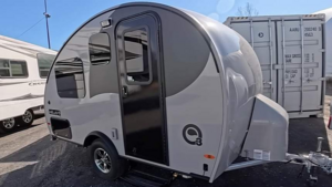 Helio O3: новый канадский кемпер с гладким корпусом и продуманной планировкой