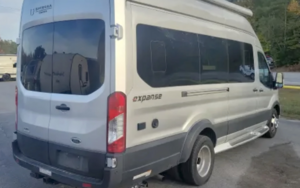 Пенсионеры вложили все сбережения в новый автодом, но так и не смогли отправиться в путешествие