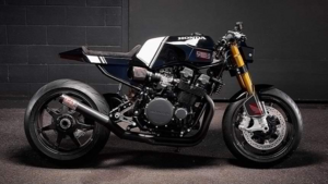 Уникальный Honda CBX750F в стиле кафе-рейсер с отсылками к Ferrari Testarossa