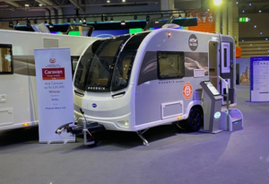 Bailey Phoenix Black Edition 420 2026 года: лучший двухместный прицеп для путешествий