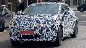 Новый Nissan Juke EV: первые фото электрической версии до официальной премьеры