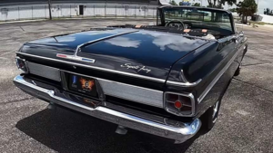 Редкий Plymouth Sport Fury 1963 года скрывает под капотом легендарный Max Wedge