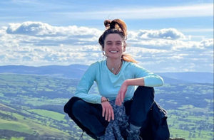 В Австралии женщина по имени Элли погибла под собственным фургоном после урагана