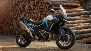 Triumph Tiger 900 2026 года выходит в спецверсиях для Альп и пустыни
