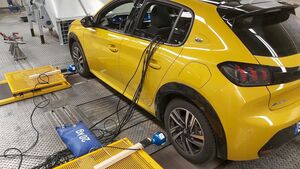 Ученые проверили популярный миф: правда ли электромобили «облучают» водителей