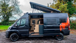 Tamu превращает кемпер-вэн в роскошный дом на колесах для путешествий по бездорожью