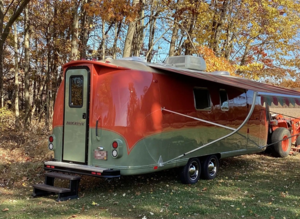 Ретро-дом на колесах: как Airstream Argosy 1972 года стал шедевром реставрации