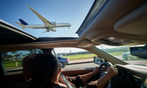 Uber упростил заказ такси из аэропорта и оплату поездок за других