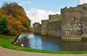 Гениальная ловушка: Зачем на самом деле рыли гигантские рвы вокруг замков