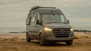 Идеальный минимализм: как мастерская из Сомерсета превратила Sprinter в дом на колесах