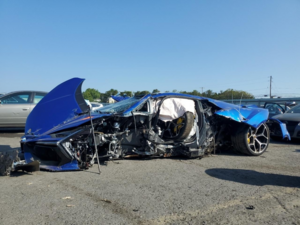 Разбитый Lamborghini Revuelto с пробегом выставлен на продажу в США