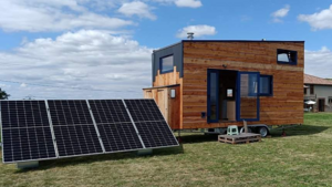 Француженка на пенсии выбрала дом на колесах для путешествий и жизни вне системы