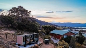 Роскошный дом на колесах Bambino Tiny House: экологичное решение для жизни у моря