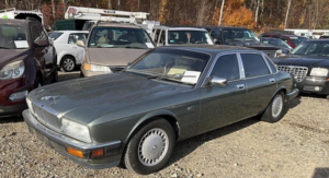 Загадка десятков машин, оставленных на парковке аэропорта Бостона