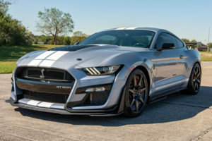 Дилер купил редкий Ford Mustang Shelby GT500 Heritage и сразу выставил на аукцион