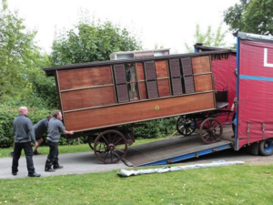 Как появился первый в мире дом на колесах для отдыха и путешествий