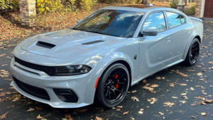 Владелец Dodge Charger SRT Hellcat 2022 ждал роста цены, но прогадал