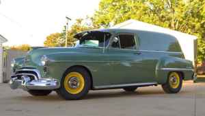 Редкий Oldsmobile 88 Sedan Delivery 1949 года: рестомод с легендарным V8 Rocket