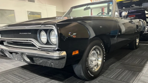 Уникальный Plymouth Road Runner 1970 года: редчайший кабриолет с мотором 440 Six-Barrel