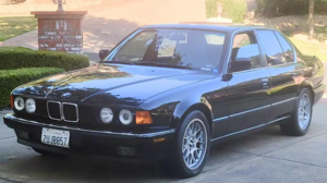 Редкий BMW 735i E32 с тюнингом Dinan и механикой: стоит ли он 988 тыс рублей