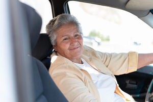 Обманутые мошенниками пенсионерки добрались до авторынка