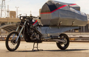 Американский студент создал уникальный кемпер для мотоцикла с жилым модулем