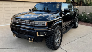 GMC Hummer EV в стиле «Бандит»: эффектный тюнинг, который никто не хочет оставлять