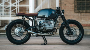 Уникальный кастом BMW R 100 S: сочетание стилей brat и cafe racer в одном мотоцикле