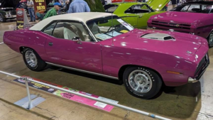 Единственный в мире розовый Plymouth Hemi Cuda 1970 года удивил на MCACN 2025