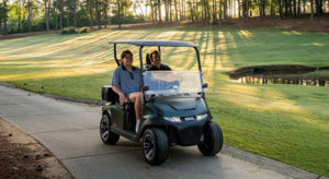 Что выбрать: бензиновый или электрический гольфкар для повседневных задач