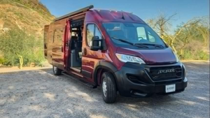 Red Rover от Boho Camper Vans: уютный дом на колесах для автономных путешествий