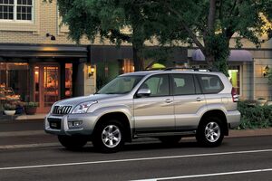 В Москве продают 17-летний Toyota LC Prado 120 в состоянии нового за 5 млн рублей