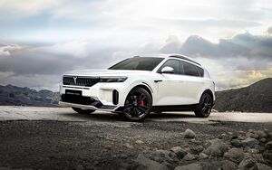 В России представили 510-сильный гибридный кроссовер Voyah Free Sport+