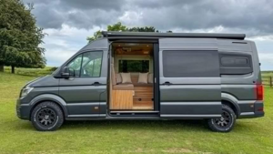 Volkswagen Crafter превращается в уютный автодом: компактность и комфорт в деталях