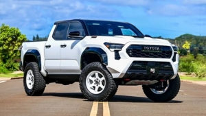Toyota Tacoma TRD Pro 2026: бело-черная классика с лифтом и 35-дюймовыми шинами