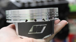 Зачем спортивным автомобилям нужны кованые поршни и в чем их преимущество