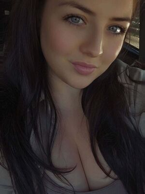 Бремя красоты: как самая большая грудь в Британии стала источником страданий