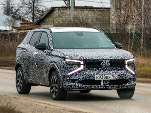 Новый кроссовер Lada Azimut заметили на тестах в топовой версии