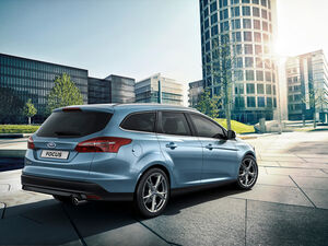 Ищем живой Ford Focus в Москве: скрученный пробег, такси и скрытые дефекты