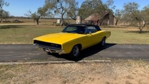 Владелец превратил Dodge Charger 1968 года в кабриолет с мощным мотором