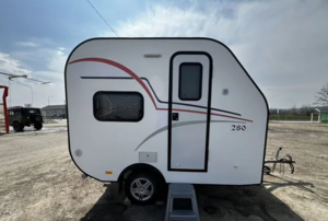 Феникс-280: новый туристический прицеп для комфортных путешествий всей семьей