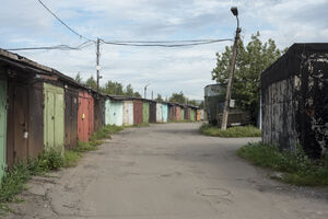 В Невском районе нашли угнанный 18 лет назад Nissan Terrano в старом гараже