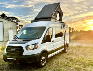 Кемпер на базе Ford Transit 2020: дом на колесах с полным оснащением для путешествий