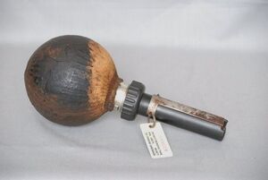 «Липкая граната» времен Второй мировой войны