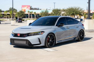 Владелец Honda Civic Type R 2025 проехал 723 мили и продал авто дороже покупки