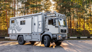 Экспедиционный автодом MAN 4x4 Носорог для автономных путешествий и жизни вне дорог