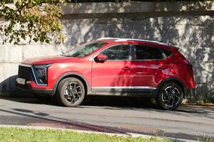 Новый кроссовер «Москвич 5» с ценой до 2 млн рублей заметили у дилеров