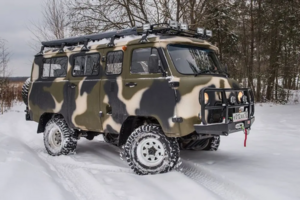 Как старый УАЗ превратили в роскошный охотничий дом на колесах для бездорожья