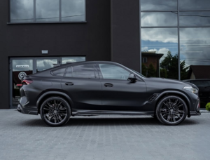 BMW X6 и Mercedes GLE Coupe получили необычный тюнинг и снова удивили автолюбителей
